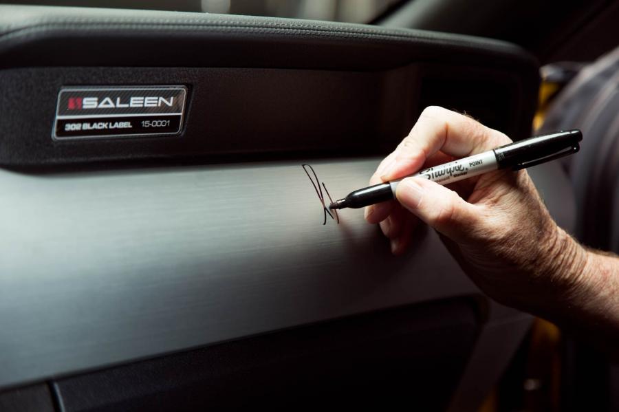 Детали создания Saleen S302 Mustang Black Label 2015 года  (фото 26 из 28)